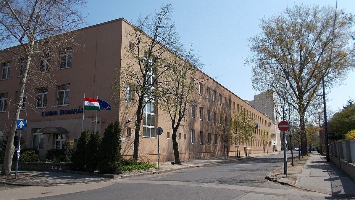 Закрытый источник или генерирующий аппарат: что выбрать для контроля